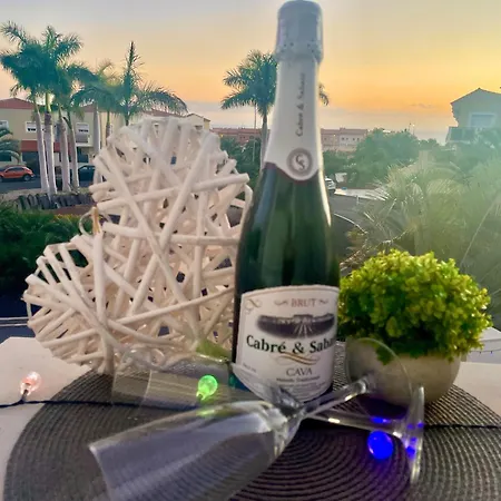 Tenerife Holidays Апартаменти *