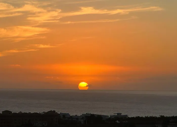 Апартаменти Tenerife Holidays *