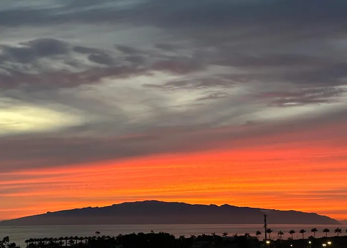 Апартаменти Tenerife Holidays *