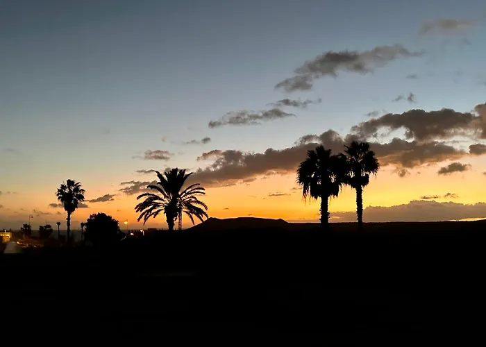 Tenerife Holidays Апартаменти