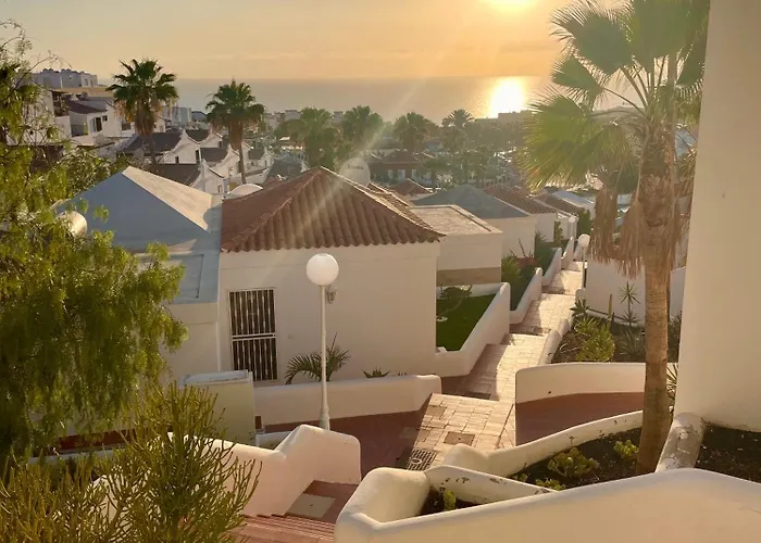 Tenerife Holidays Апартаменти Адехе